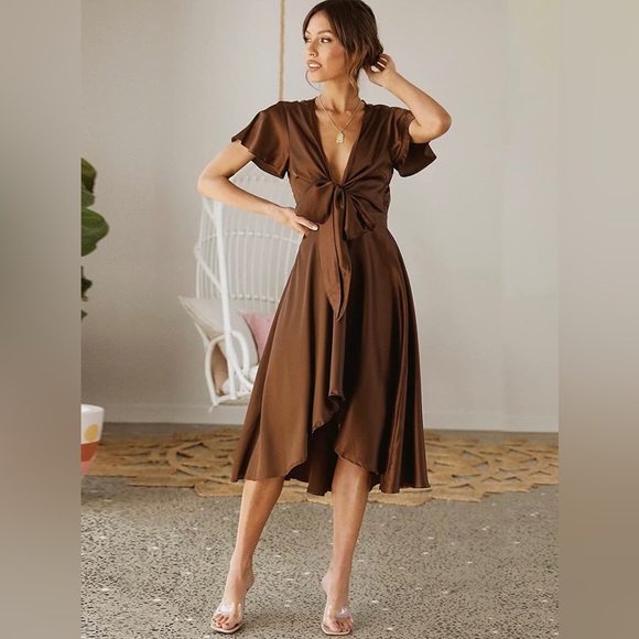 Womens Satin V Neck Ruffle Tie Front High Waist Midi A-Line Maxi Dress. Size M. - Picture 2 of 8